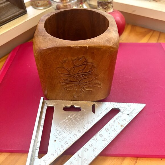 Vintage Hand-Carved Philippine Monkey Pod Wood Cube Container - Picture 9 of 15